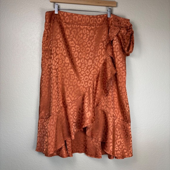 NWT Torrid Copper Leopard Jacquard Wrap Skirt Size 2x (18-20) - Picture 2 of 14